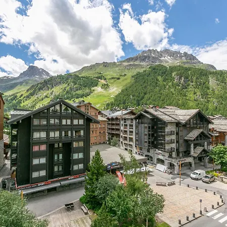 De Standing Au Centre De Val-d'isere, Balcon Sud Et Proche Pistes - Fr-1-694-46 * Val-d'Isere