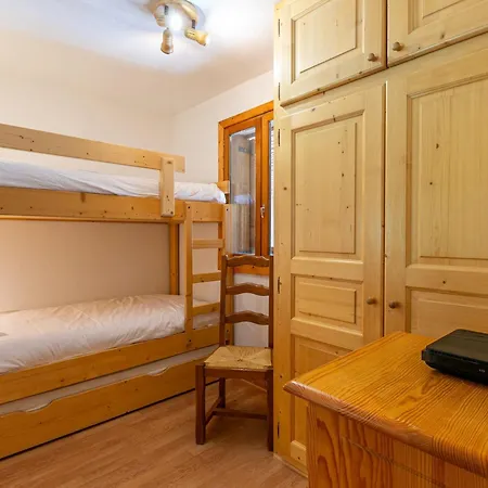 De Standing Au Centre De Val-d'isere, Balcon Sud Et Proche Pistes - Fr-1-694-46 Apartment *
